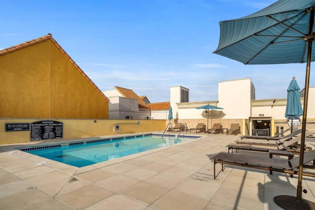 Stylish In Sunny Santa Monica Walk To & Pier Apartment