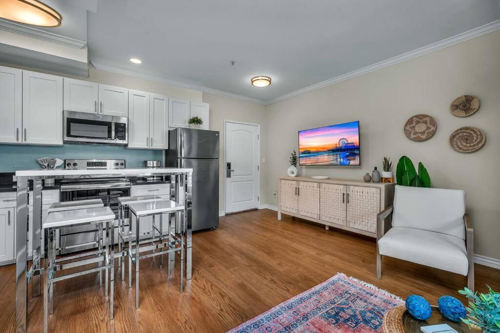 Apartment Stylish In Sunny Santa Monica Walk To & Pier *